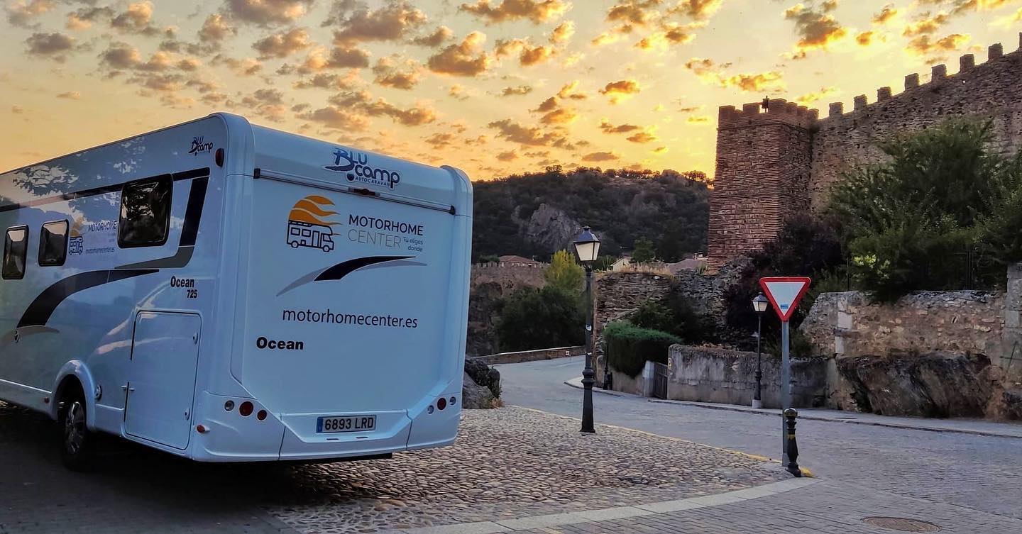 Alquilar furgoneta camper o Autocaravana – viajar desde  Murcia